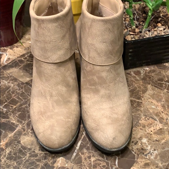 Cato taupe bootie❤️ - Picture 2 of 6